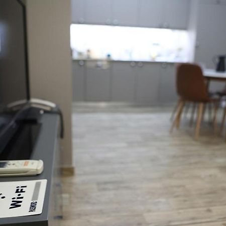 Όμορφο Διαμέρισμα Σε Διατηρητέο Κτίσμα Στην Αθήνα エクステリア 写真